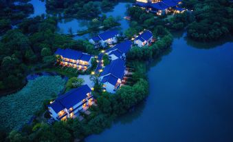 Deqing Luoyang Peninsula Radisson Manor