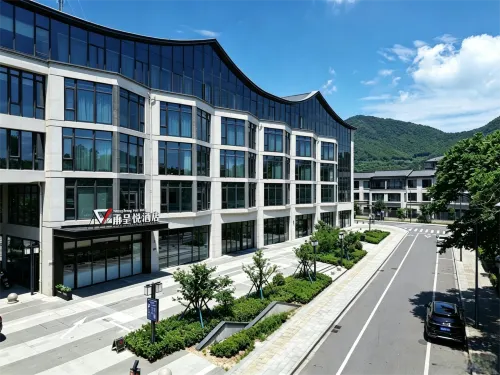 CharmJoyHotel - 주차장