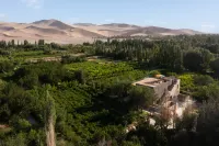 Dunhuang Spring Mud Art Museum Resort Hotel - Bjergudsigt