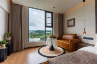 An Lauan Anlan · Nanhu Xu Infinity Pool Lakeview Boutique Stay (Panzhou Nanhu Park) - 3-Star