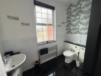 Modern 1 Bed Apartment for long stays - parking