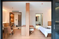 Rongle Hot Spring Hotel - Hot Springs