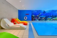 Ibis Zurich City West - Swimmingpools