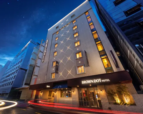 ชินชอน บราวน์ ดอท ชินชอน บรานช์ โรงแรมใกล้อึลจิโร