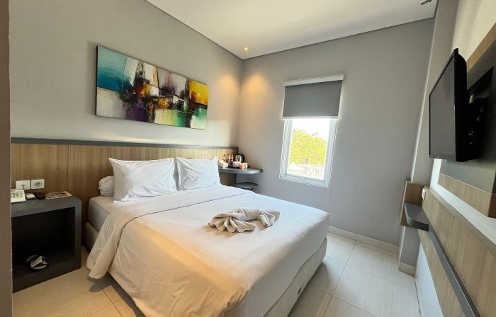 Front One Hotel Gresik