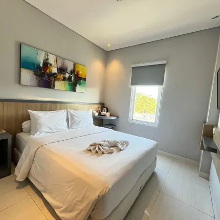 Front One Hotel Gresik