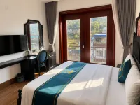 Son Tinh Hotel - balcón
