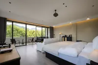 Villa Mirador Courtyard Hot Spring Lodge (located in the Qingcheng Mountain scenic area) - balcony