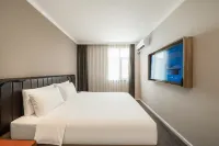 HanTing Hotel (Huzhou Yishang Street South Street) - 2-Star