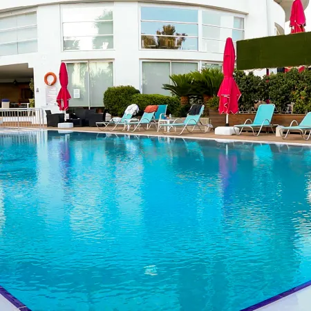 The Corner Park Hotel