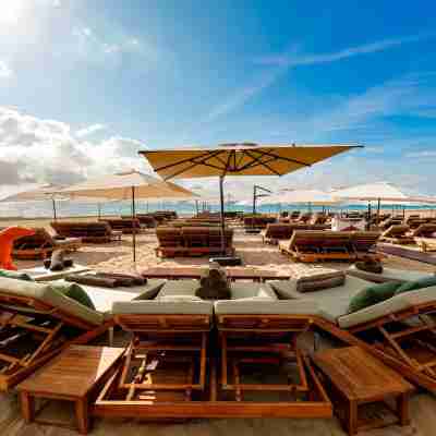 Apt Playa Bossa Ushuaia beachfront, reliable host Dining/Meeting Rooms