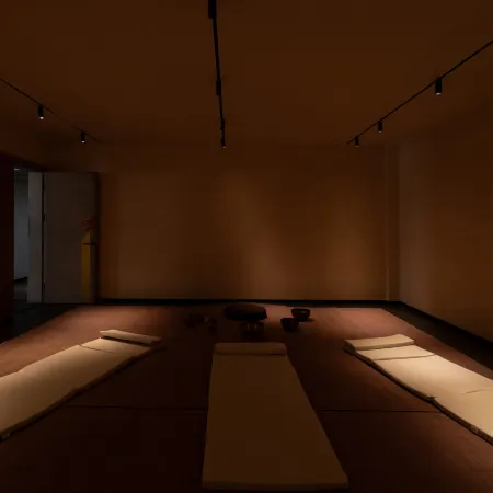 KIOWLAN Retreat · Golden Sunrise Snow Mountain Manor