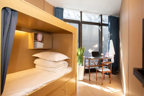 Jinchen Tuli Hostel (West Nanjing Road) - Homestays