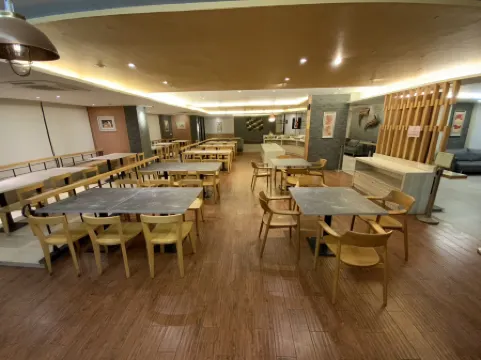 Baron Residence Bangkok Отели рядом с достопримечательностью «Банг Капи Торговый центр»