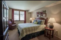 Zephyr Mountain Lodge Hotels in Saint Mary's