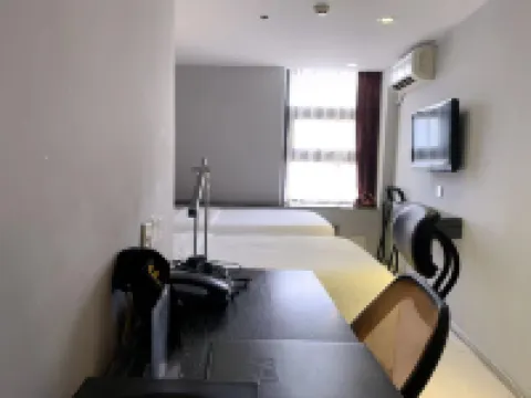 FX Hotel (Beijing Zhongguancun) Hotel berhampiran Jingming Building