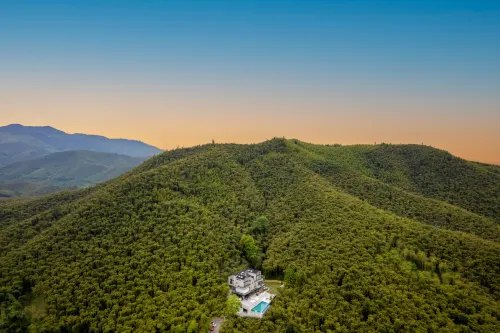 Moganshan Lingshang · Mountain Luxury Wenquan Vacation Apartment - 인피니티 풀