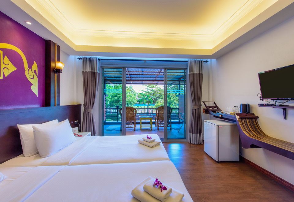 [반 그루드 아카디아 리조트 & 스파의 야외 수영장]