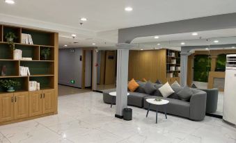 Yaleting Hotel (Guanggu Financial Port North Subway Station Branch)