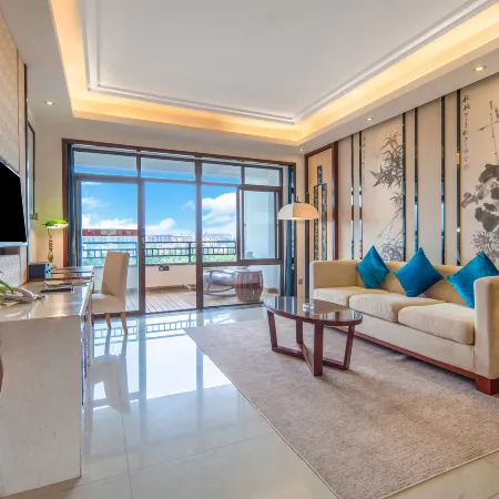 Xinglong Ramada Hot Spring Resort Wanning
