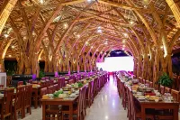 Moc Chau Island Mountain Park & Resort Hotels in Mộc Châu District