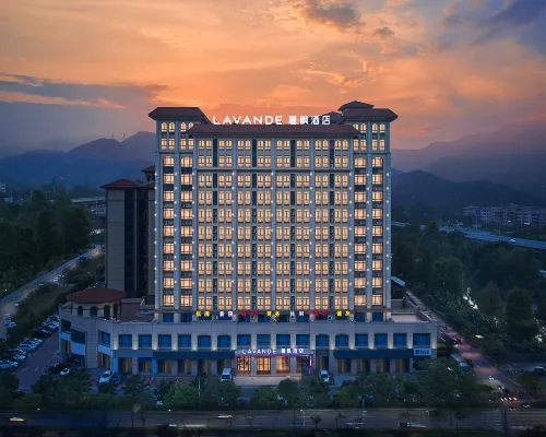 Lavande Hotel (Zhuhai Doumen Branch) Hotel in zona Tempio Jintai