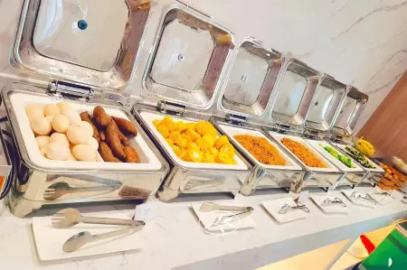 Huamei Hotel (Xinxiang Municipal Government High-speed Railway East Station Store)