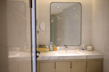 Hai Tian Grand Theatre Hotel Отели рядом с достопримечательностью «Ocean University of China Laoshan Campus»