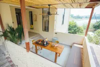 Noguchi Suites