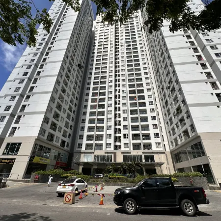 Cozy Homestay 2 BR sea view 29th flr Halong center.