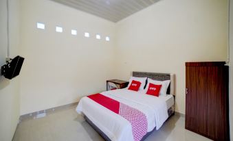 Super OYO 90773 Shine Guest House Syariah