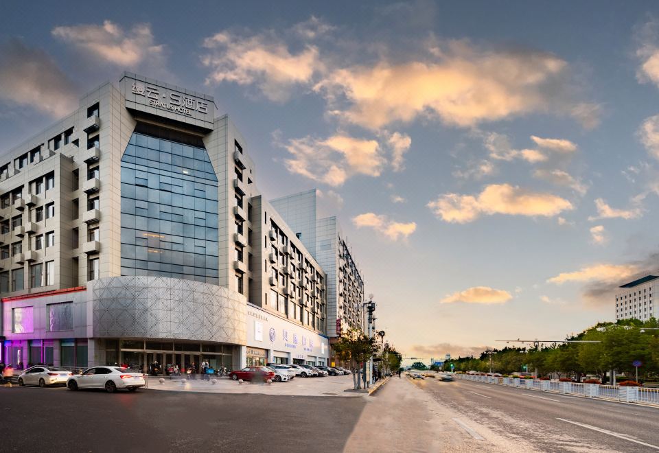 1. 스트라투스 호텔..