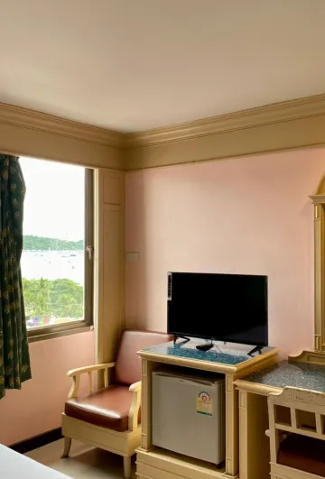 ห้องซูพีเรียร์ เตียงใหญ่ 1 เตียง