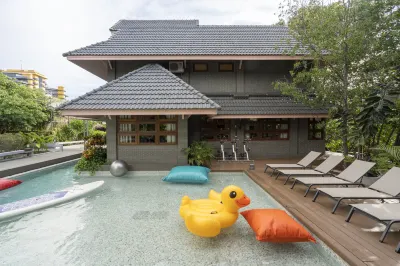 Phrip Phri Luxury Pool Villas فنادق في Ban Laem