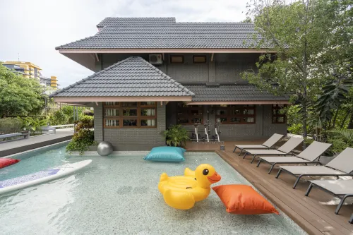 Phrip Phri Luxury Pool Villas - Parkplatz