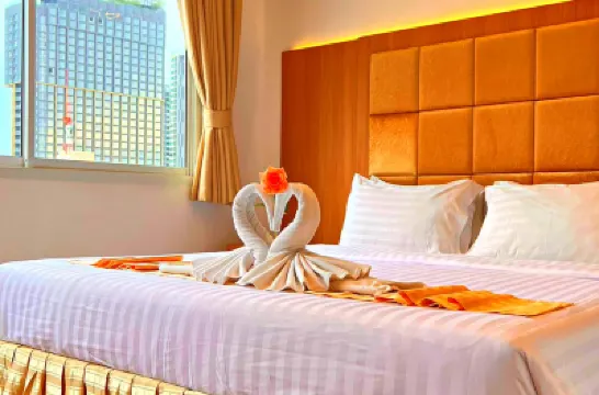 The Grand Lodge Pattaya ที่พักพัทยา โรงแรมในถนนเลียบชายหาดพัทยา