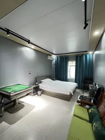 Four Seasons Hotel (Gui'an New Area Branch) Отели рядом с достопримечательностью «Guizhou Electron Technology Vocational College»