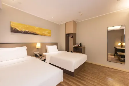 Homeinn Plus(Beijing Chaoyang High Speed Railway Station Joy City)