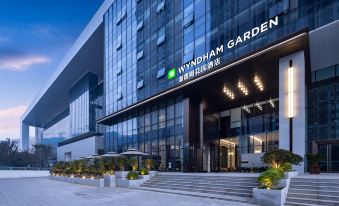 Wyndham Garden Wuhan Optics Valley Hotel