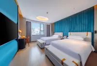 ACE Hotel Hotels near Phenix