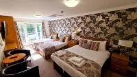 Farnham House Hotel Các khách sạn gần Farnham Maltings