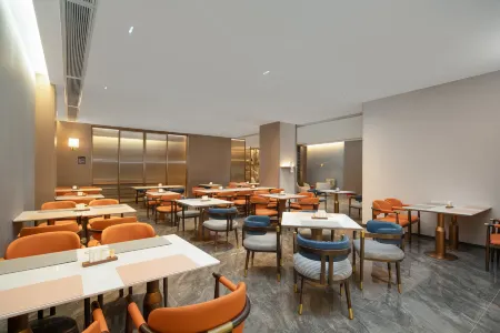 Yizhi Hotel (Railway station Subway Station Store,Wuyi Square, Changsha) Отели рядом с достопримечательностью «Hunan Normal University»