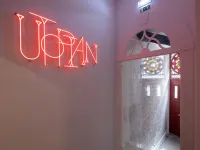 Utopian Hotel Отели рядом с достопримечательностью «Церковь кармелитов»