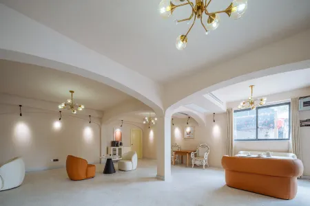 Floral Hotel· Jiujiang Lezhou Manor Homestay(Donglin Temple Branch of Lushan Cableway) Отели рядом с достопримечательностью «Haiyun Sand Beach»