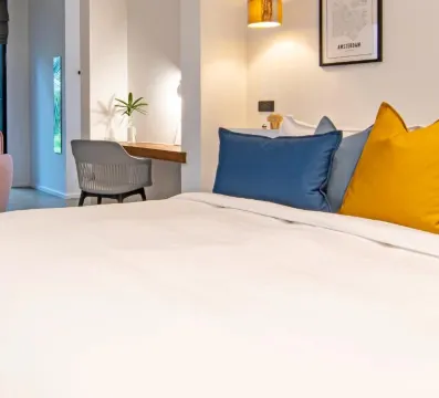 ห้องดีลักซ์ เตียงใหญ่ 1 เตียง