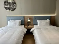 Homeinn Hotel (Qingdao Development Zone Beer Square Jinshatan Changjiang East Road) Hotels in Qingdao