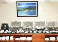 Hotel Bond - breakfast