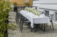 Hotel Indigo Warsaw - Nowy Swiat Hotels near متحف انتفاضة وارسو