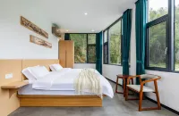 Wangxian Valley·Xiqiao Thatched Cottage Holiday Inn