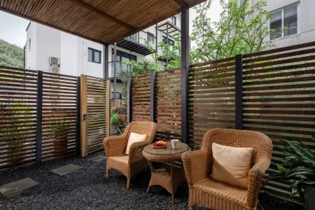 Mountain View Designer Holiday Micro Hotel (Tangkou South Gate, Huangshan Scenic Area) Отели рядом с достопримечательностью «Tianhai (Huangshan Cloud Sea)»